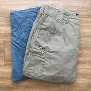 Two pairs of Lightweight Gloria Vanderbilt Capris